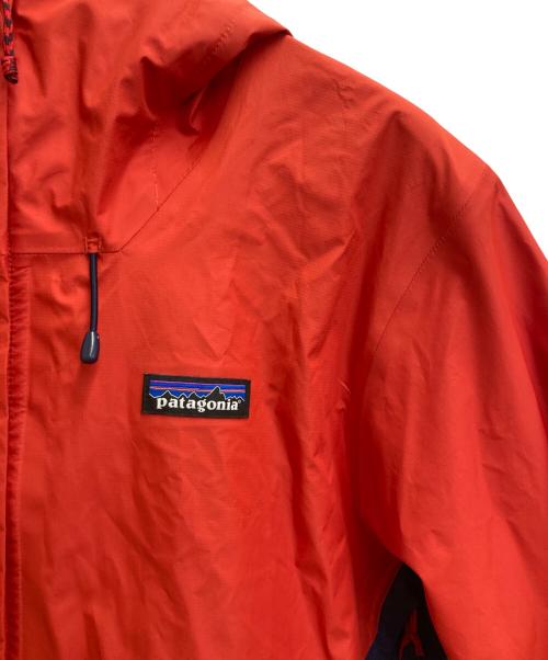Patagonia（パタゴニア）Patagonia (パタゴニア) Torrentshell 3L Rain Jacket ブルー×レッド サイズ:Mの古着・服飾アイテム