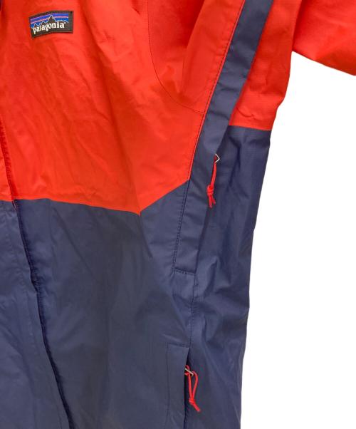 Patagonia（パタゴニア）Patagonia (パタゴニア) Torrentshell 3L Rain Jacket ブルー×レッド サイズ:Mの古着・服飾アイテム