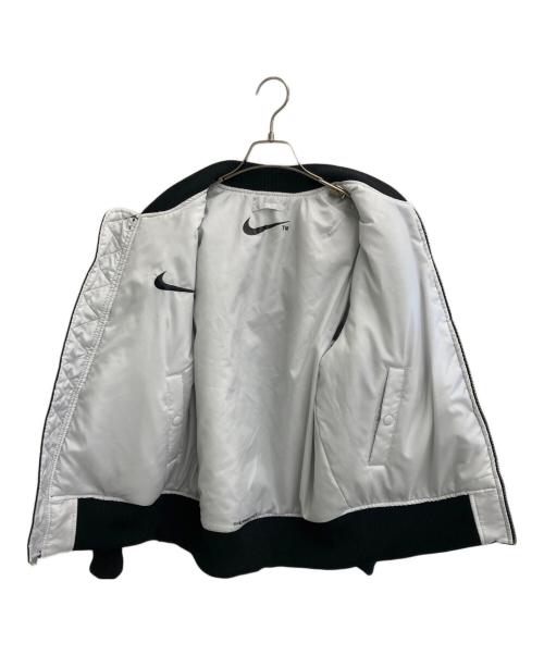NIKE（ナイキ）NIKE (ナイキ) SWOOSH BOMBERジャケット ホワイト×ブラック サイズ:Mの古着・服飾アイテム