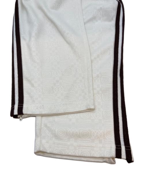 adidas（アディダス）adidas (アディダス) 80s PREMIUM EMBOSS 3-STRIPES TRACK PANT アイボリー×ブラウン サイズ:Lの古着・服飾アイテム