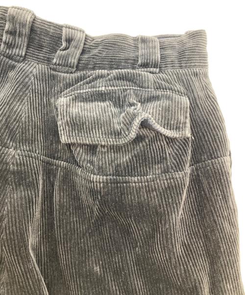 I.S.（アイエス）I.S. (アイエス) クロップドコーデュロイパンツ ブラック サイズ:９の古着・服飾アイテム