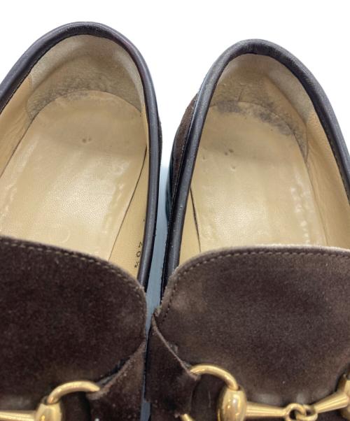 GUCCI（グッチ）GUCCI (グッチ) スクエアトゥービットローファー ブラウン サイズ:401/2の古着・服飾アイテム