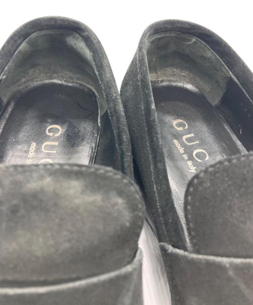 GUCCI（グッチ）GUCCI (グッチ) スクエアトゥースウェードローファー ブラック サイズ:26cmの古着・服飾アイテム