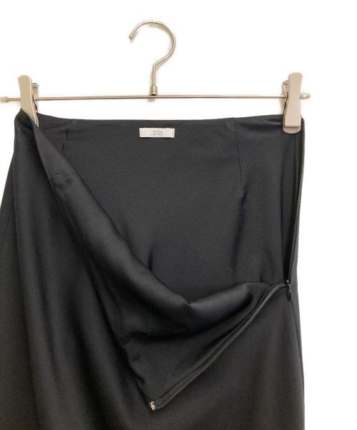 ZOE（ゾーイ）zoe (ゾーイ) スリットロングサテンスカート ブラック サイズ:freeの古着・服飾アイテム