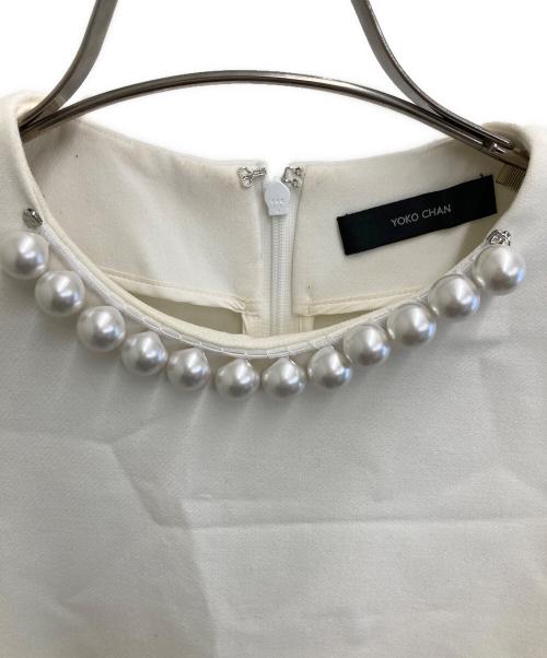 YOKO CHAN（ヨーコチャン）YOKO CHAN (ヨーコチャン) フロントラッフルパールドレス ホワイト サイズ:SIZE Mの古着・服飾アイテム