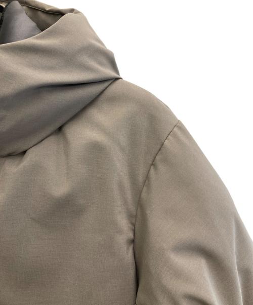 BEAUTY&YOUTH（ビューティーアンドユース）BEAUTY&YOUTH (ビューティーアンドユース) KOMATSU (コマツ) Down Jacket グレー サイズ:Lの古着・服飾アイテム