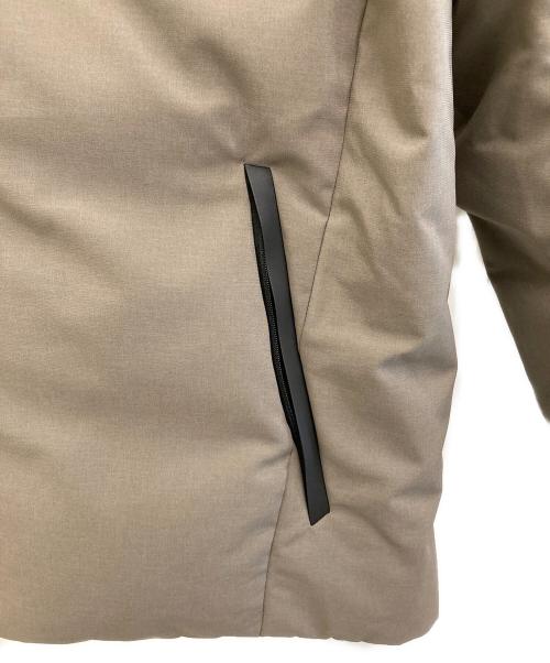 BEAUTY&YOUTH（ビューティーアンドユース）BEAUTY&YOUTH (ビューティーアンドユース) KOMATSU (コマツ) Down Jacket グレー サイズ:Lの古着・服飾アイテム