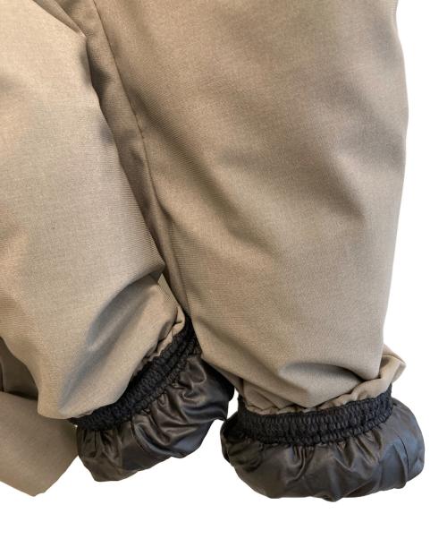 BEAUTY&YOUTH（ビューティーアンドユース）BEAUTY&YOUTH (ビューティーアンドユース) KOMATSU (コマツ) Down Jacket グレー サイズ:Lの古着・服飾アイテム