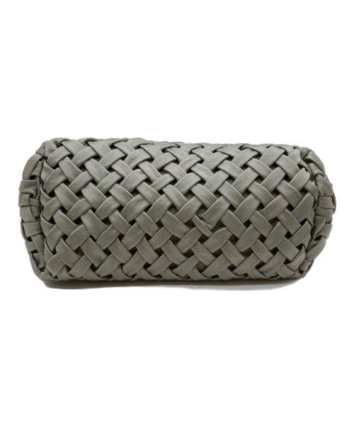 merlette（マーレット）Merlette (マーレット) 22ss シルクサテン バスケットスモッキング ハンドバッグ グレーの古着・服飾アイテム