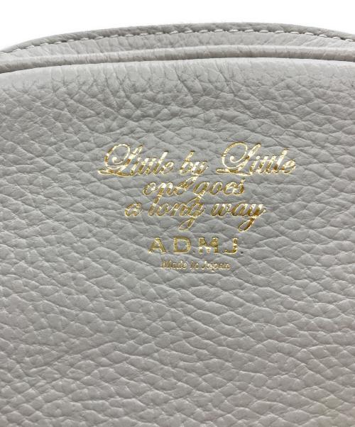 A.D.M.J.（エーディーエムジェイ）A.D.M.J. (エーディーエムジェイ) クリスタルボディバック アイボリーの古着・服飾アイテム