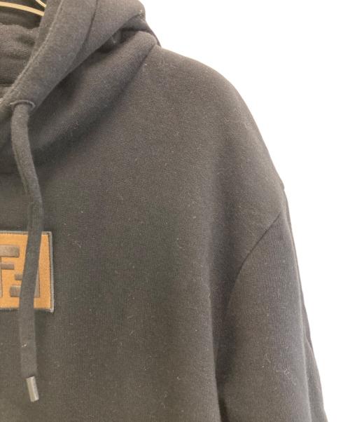 FENDI（フェンディ）FENDI (フェンディ) ズッカロゴ フーディー プルオーバー ブラック サイズ:50の古着・服飾アイテム