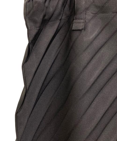 me ISSEY MIYAKE（ミーイッセイ ミヤケ）me ISSEY MIYAKE (ミーイッセイ ミヤケ) 25Ss プリーツスカート ブラック サイズ:-の古着・服飾アイテム