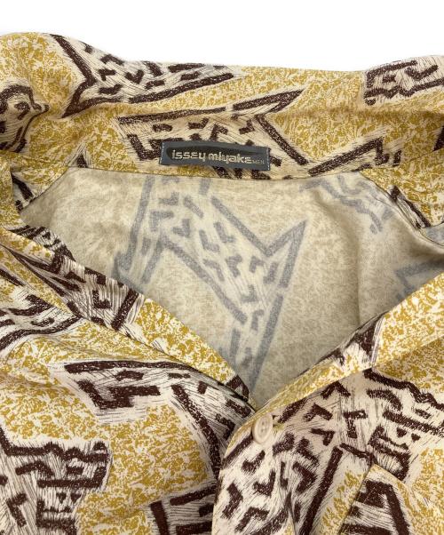 ISSEY MIYAKE MEN（イッセイミヤケメン）ISSEY MIYAKE MEN (イッセイミヤケメン) レーヨン柄シャツ ベージュ×ブラウン サイズ:Mの古着・服飾アイテム