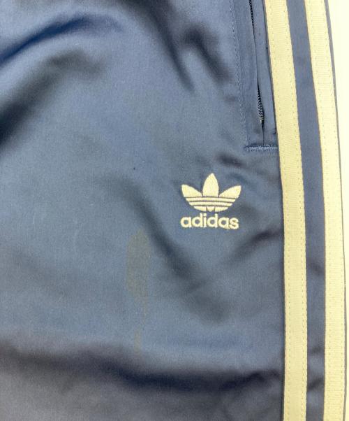 adidas（アディダス）adidas (アディダス) サテン ワイドレッグ トラックパンツ ネイビー サイズ:XSの古着・服飾アイテム