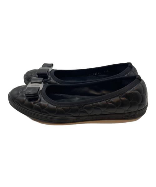 Salvatore Ferragamo（サルヴァトーレ フェラガモ）Salvatore Ferragamo (サルヴァトーレ フェラガモ) キルティングヴァラリボンパンプス ブラック サイズ:7 1/2の古着・服飾アイテム