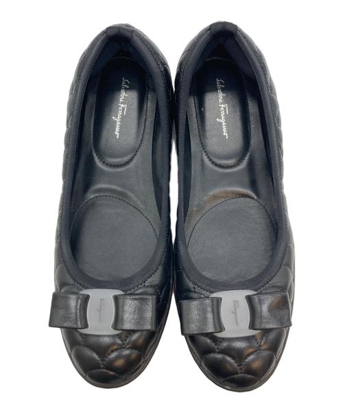 Salvatore Ferragamo（サルヴァトーレ フェラガモ）Salvatore Ferragamo (サルヴァトーレ フェラガモ) キルティングヴァラリボンパンプス ブラック サイズ:7 1/2の古着・服飾アイテム