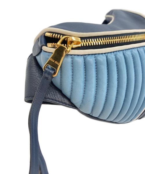 MIU MIU（ミュウミュウ）MIU MIU (ミュウミュウ) ミュウライダーベルトバッグ・ボディバッグ ブルーの古着・服飾アイテム