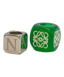 LOEWE（ロエベ）の古着「アナグラムメタルキューブ」｜グリーン×シルバー