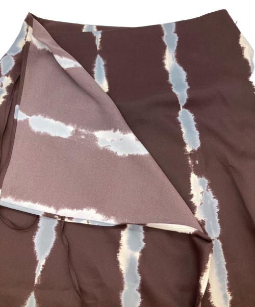 MIESROHE（ミースロエ）MIESROHE (ミースロエ) プリントツイルイージーラップスカート ブラウン サイズ:1 未使用品の古着・服飾アイテム
