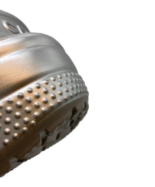 crocs（クロックス）crocs (クロックス) madhappy (マッドハッピー) Hysteric Glamour (ヒステリックグラマー) サンダル シルバー サイズ:SIZE 25cm 未使用品の古着・服飾アイテム