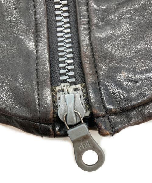 ISAMU KATAYAMA BACKLASH（イサムカタヤマ・バックラッシュ）ISAMU KATAYAMA BACKLASH (イサムカタヤマ・バックラッシュ) イタリアンショルダー製品染めダブルライダース ブラック サイズ:XSの古着・服飾アイテム