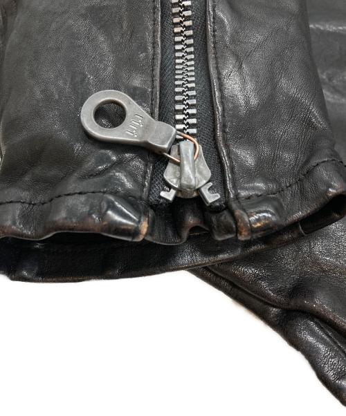 ISAMU KATAYAMA BACKLASH（イサムカタヤマ・バックラッシュ）ISAMU KATAYAMA BACKLASH (イサムカタヤマ・バックラッシュ) イタリアンショルダー製品染めダブルライダース ブラック サイズ:XSの古着・服飾アイテム