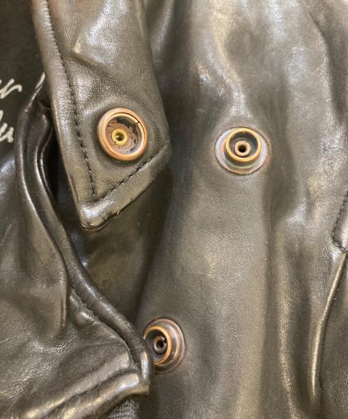 ISAMU KATAYAMA BACKLASH（イサムカタヤマ・バックラッシュ）ISAMU KATAYAMA BACKLASH (イサムカタヤマ・バックラッシュ) イタリアンショルダー製品染めダブルライダース ブラック サイズ:XSの古着・服飾アイテム