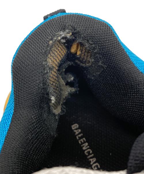 BALENCIAGA（バレンシアガ）BALENCIAGA (バレンシアガ) Triple S ダット スニーカー ベージュ×レッド サイズ:26.5cmの古着・服飾アイテム