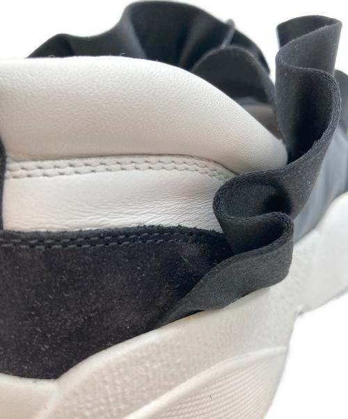 Emilio Pucci（エミリオ プッチ）Emilio Pucci (エミリオ プッチ) フリルスニーカー ホワイト×ブラック サイズ:36の古着・服飾アイテム