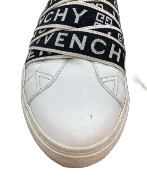 GIVENCHY（ジバンシィ）GIVENCHY (ジバンシィ) アーバンストリートベルトロゴスニーカー ホワイト サイズ:41の古着・服飾アイテム