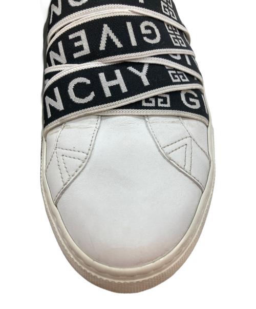 GIVENCHY（ジバンシィ）GIVENCHY (ジバンシィ) アーバンストリートベルトロゴスニーカー ホワイト サイズ:41の古着・服飾アイテム