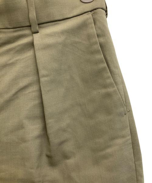 MARKAWARE（マーカウェア）MARKAWARE (マーカウェア) FRONT PLEATS PEGTOP ORGANIC WOOL TROPICAL カーキ サイズ:2の古着・服飾アイテム
