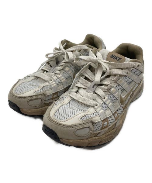 NIKE（ナイキ）NIKE (ナイキ) スニーカー ホワイト×ベージュ サイズ:23.5の古着・服飾アイテム