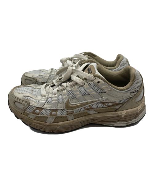 NIKE（ナイキ）NIKE (ナイキ) スニーカー ホワイト×ベージュ サイズ:23.5の古着・服飾アイテム