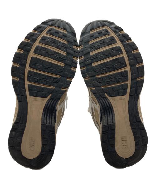 NIKE（ナイキ）NIKE (ナイキ) スニーカー ホワイト×ベージュ サイズ:23.5の古着・服飾アイテム