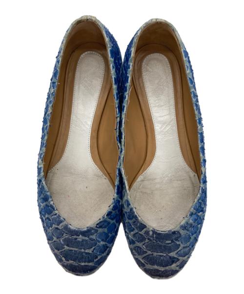 Maison Margiela（メゾンマルジェラ）Maison Margiela (メゾンマルジェラ) パイソン型押しフラットパンプス ブルー サイズ:23の古着・服飾アイテム