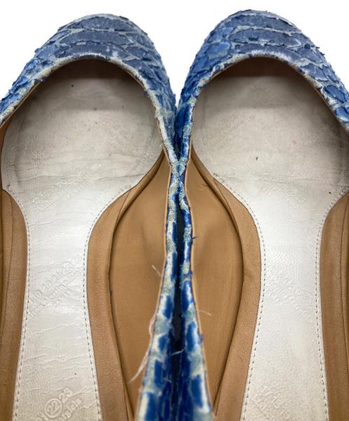 Maison Margiela（メゾンマルジェラ）Maison Margiela (メゾンマルジェラ) パイソン型押しフラットパンプス ブルー サイズ:23の古着・服飾アイテム