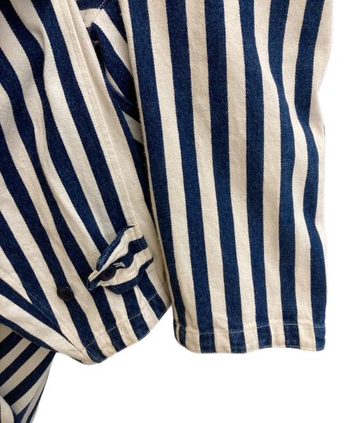 I.S. ISSEY MIYAKE（イッセイ ミヤケ）I.S. ISSEY MIYAKE (イッセイ ミヤケ) ストライプコート ホワイト×ブルー サイズ:9の古着・服飾アイテム