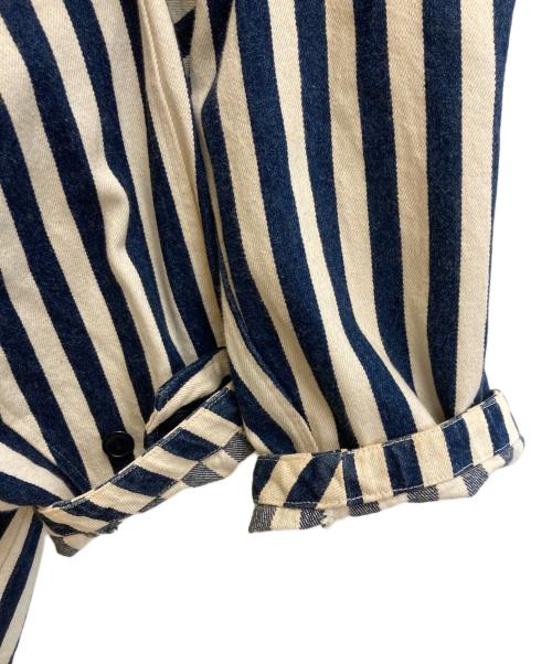 I.S. ISSEY MIYAKE（イッセイ ミヤケ）I.S. ISSEY MIYAKE (イッセイ ミヤケ) ストライプコート ホワイト×ブルー サイズ:9の古着・服飾アイテム