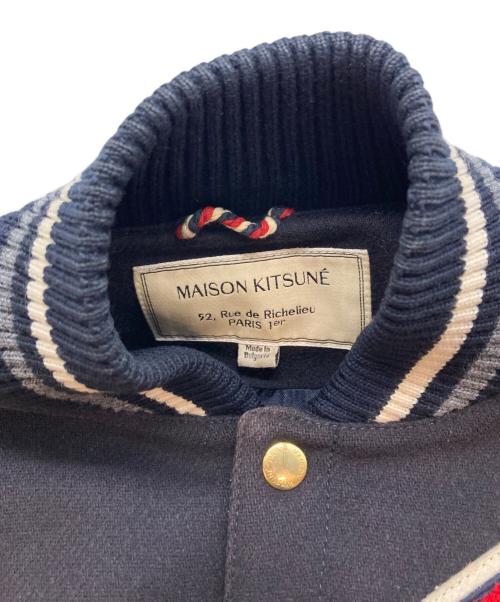 maison kitsune（メゾンキツネ）maison kitsune (メゾンキツネ) MUSICTEDDY スタジャン ネイビー×ブラック サイズ:XSの古着・服飾アイテム