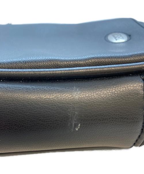 DIESEL（ディーゼル）DIESEL (ディーゼル) DSL OVAL CROSSBODY ブラックの古着・服飾アイテム