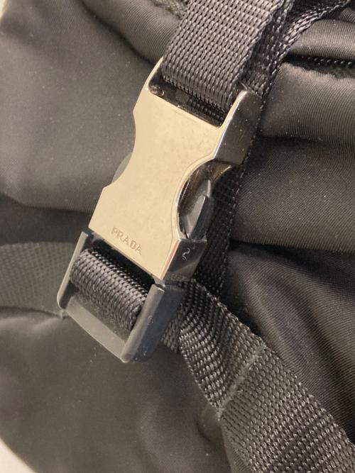 PRADA（プラダ）PRADA (プラダ) Re-Nylon ワンショルダーバッグ ブラックの古着・服飾アイテム