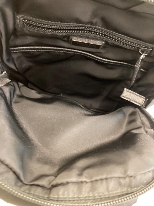 PRADA（プラダ）PRADA (プラダ) Re-Nylon ワンショルダーバッグ ブラックの古着・服飾アイテム