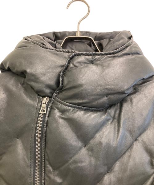 ISAMU KATAYAMA BACKLASH（イサムカタヤマ・バックラッシュ）ISAMU KATAYAMA BACKLASH (イサムカタヤマ・バックラッシュ) カンガルーレザーダウンジャケット ブラック サイズ:Sの古着・服飾アイテム