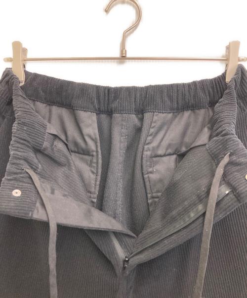 URBAN RESEARCH（アーバンリサーチ）URBAN RESEARCH (アーバンリサーチ) Wide Dad Dad EASY CORDUROY WIDE PANTS ブラック サイズ:1の古着・服飾アイテム