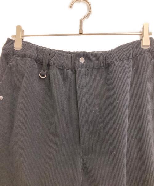 URBAN RESEARCH（アーバンリサーチ）URBAN RESEARCH (アーバンリサーチ) Wide Dad Dad EASY CORDUROY WIDE PANTS ブラック サイズ:1の古着・服飾アイテム