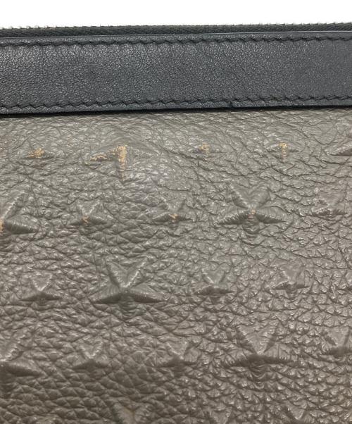 JIMMY CHOO（ジミーチュウ）JIMMY CHOO (ジミーチュウ) スターエンボスクラッチバッグ グレーの古着・服飾アイテム