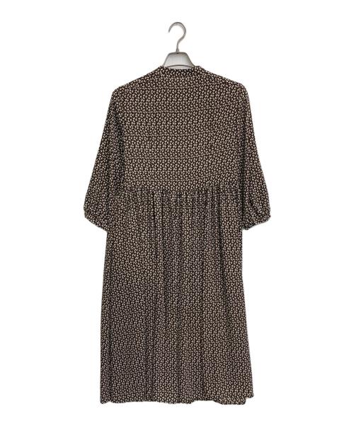 23区（ニジュウサンク）23区 (ニジュウサンク) モダンジオメトリックプリント ワンピース ブラウン サイズ:38の古着・服飾アイテム