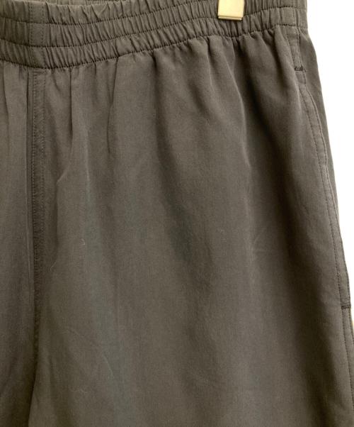 YLEVE（イレーヴ）YLEVE (イレーヴ) レーヨンイージーパンツ グレー サイズ:1の古着・服飾アイテム