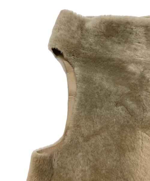 Whim Gazette（ウィムガゼット）Whim Gazette (ウィムガゼット) ムートンベスト ベージュ サイズ:Freeの古着・服飾アイテム